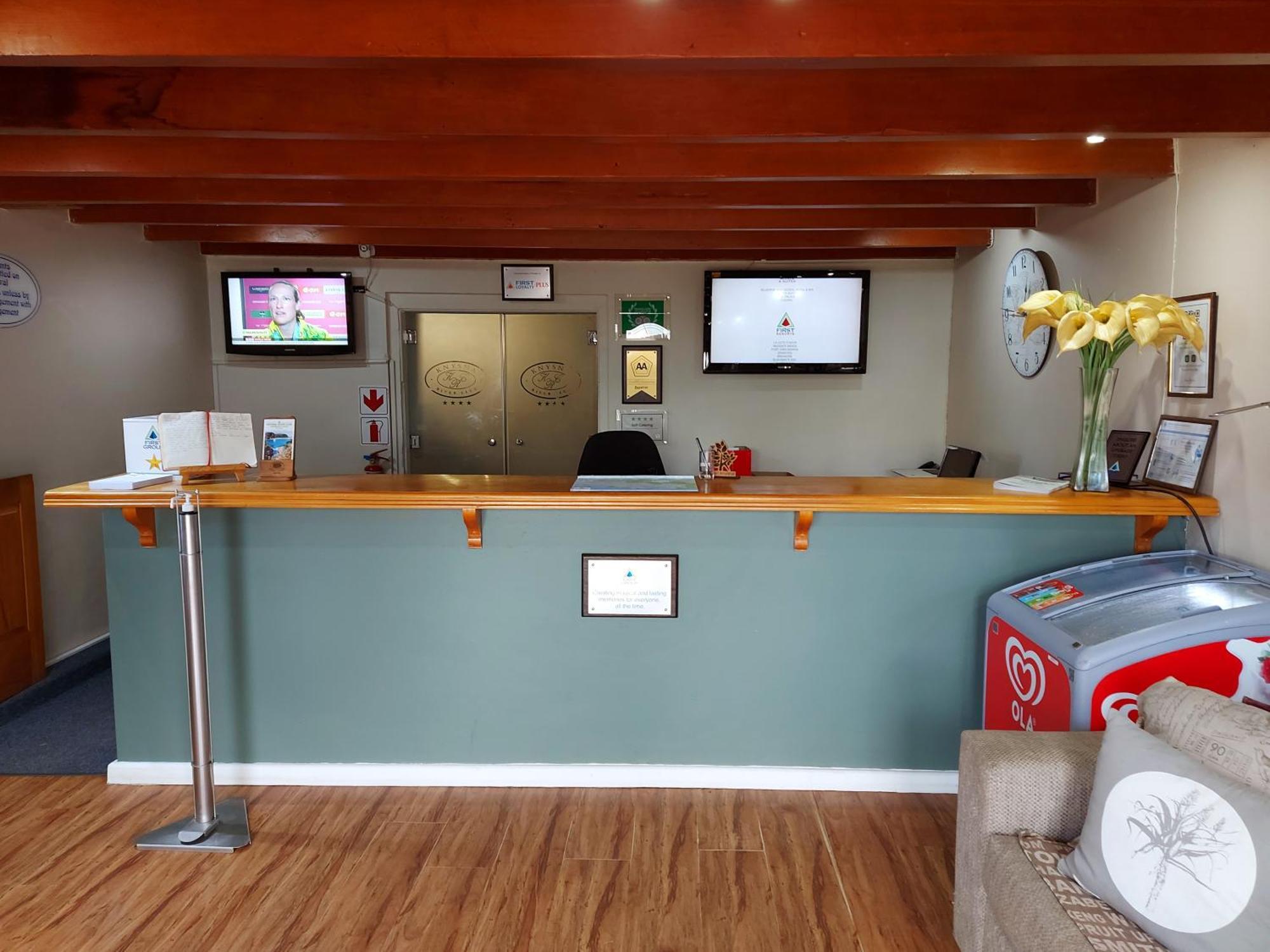 Knysna River Club By First Private Stays Bagian luar foto